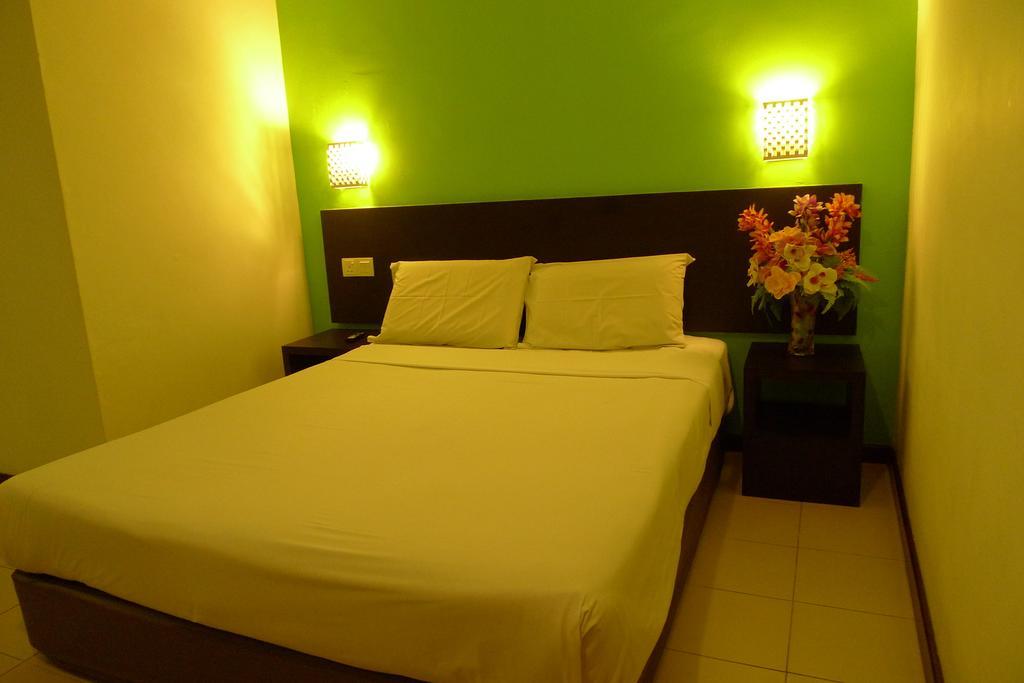 Meldrum Hotel Johor Bahru Extérieur photo